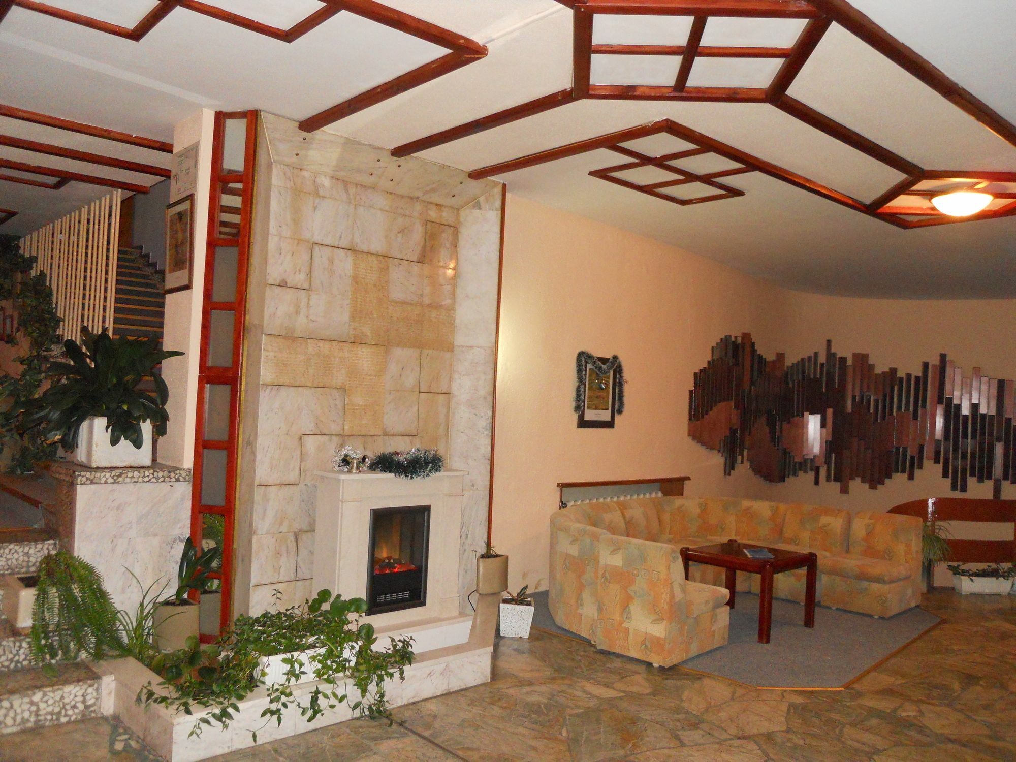 Bor Hotel Borowez